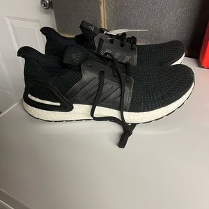 NWT Mens Black Adidas Ultraboost. Size 12.5